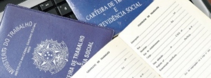 Benefícios do INSS são reajustado em 6,58% e teto sobe para R$ 5.531,31